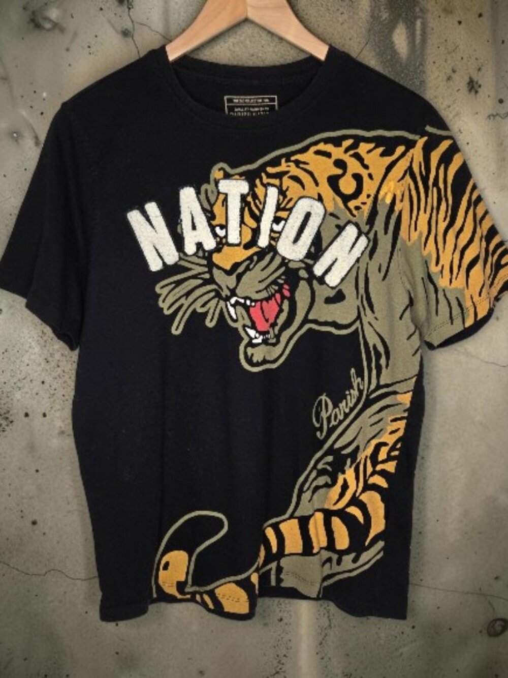 Parish Nation Chunky Tiger Graphic Crew Neck Shirt Mens Carpet Spell Out M